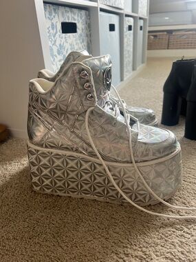 YRU Holographic Silver Platform Lace-Up Sneakers